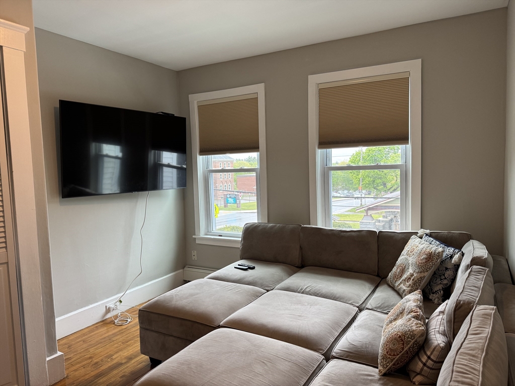 343 South St, Fitchburg, MA Photo #21