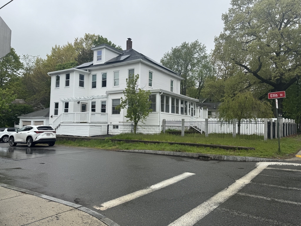 343 South St, Fitchburg, MA Photo #4