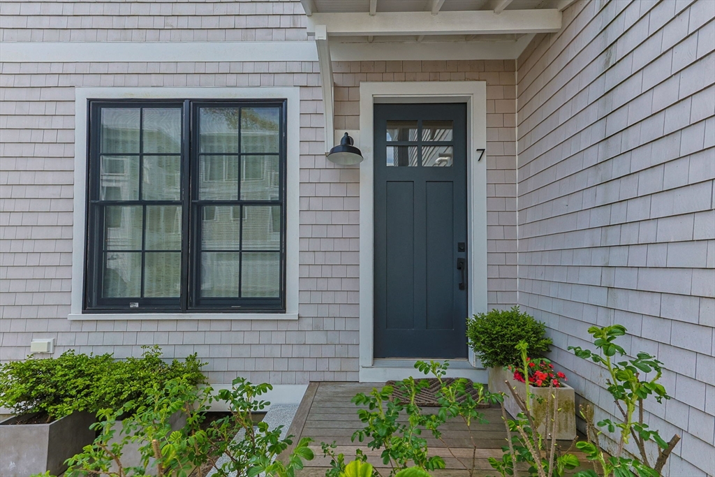 350 Bradford St 7
