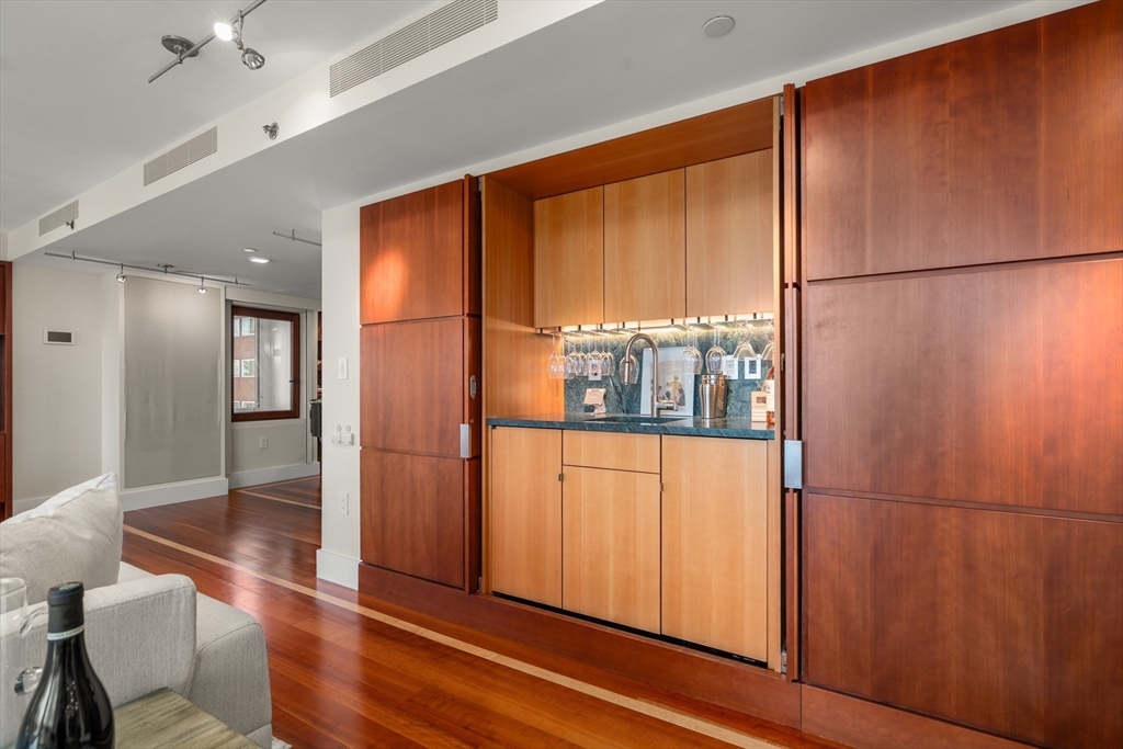975 Memorial Drive 405-406, Cambridge, MA Photo #17