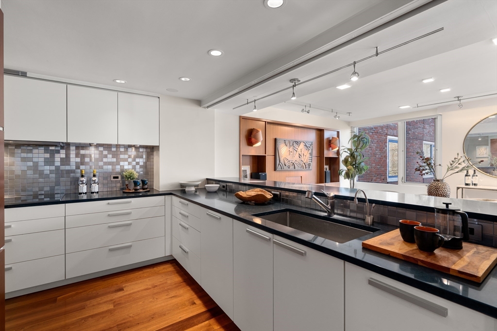 975 Memorial Drive 405-406, Cambridge, MA Photo #6