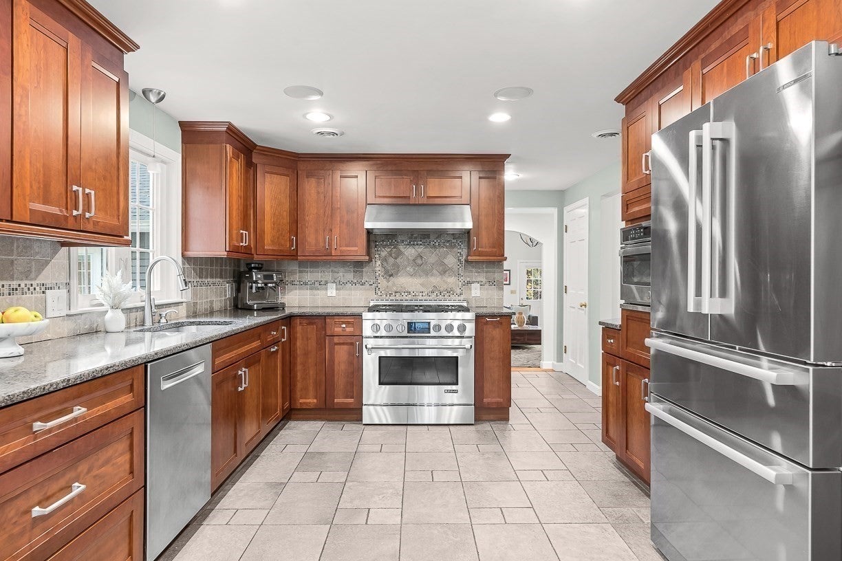 3 Sunset Road, Winchester, MA, 3 Sunset Road, Winchester, MA Photo #16