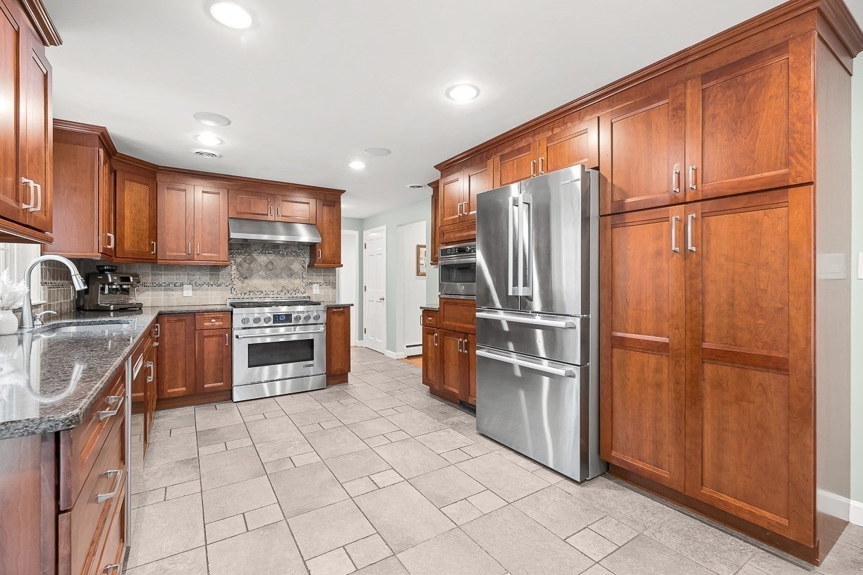 3 Sunset Road, Winchester, MA, 3 Sunset Road, Winchester, MA Photo #13