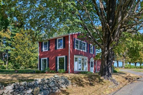50 Old Village Rd Shelburne MA 01370