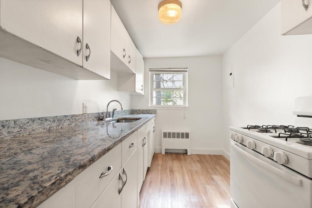 4 Menotomy RD #9, Arlington, MA Photo #6