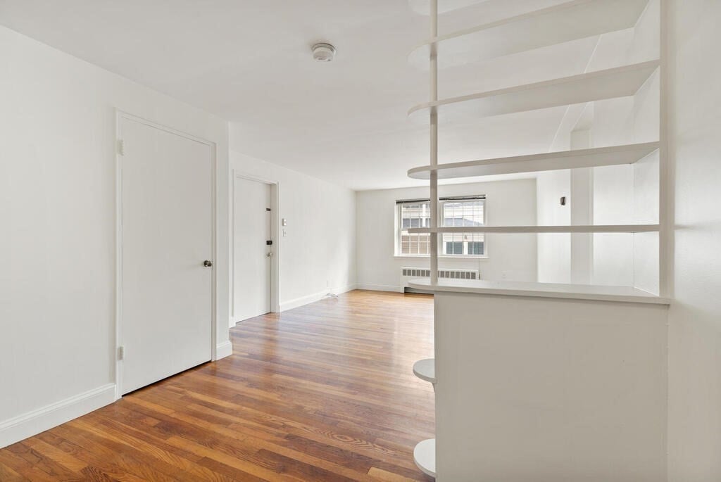 4 Menotomy RD #9, Arlington, MA Photo #4