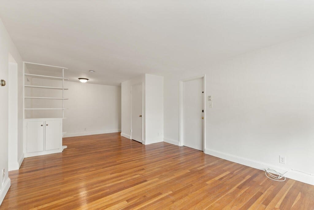 4 Menotomy RD #9, Arlington, MA Photo #2