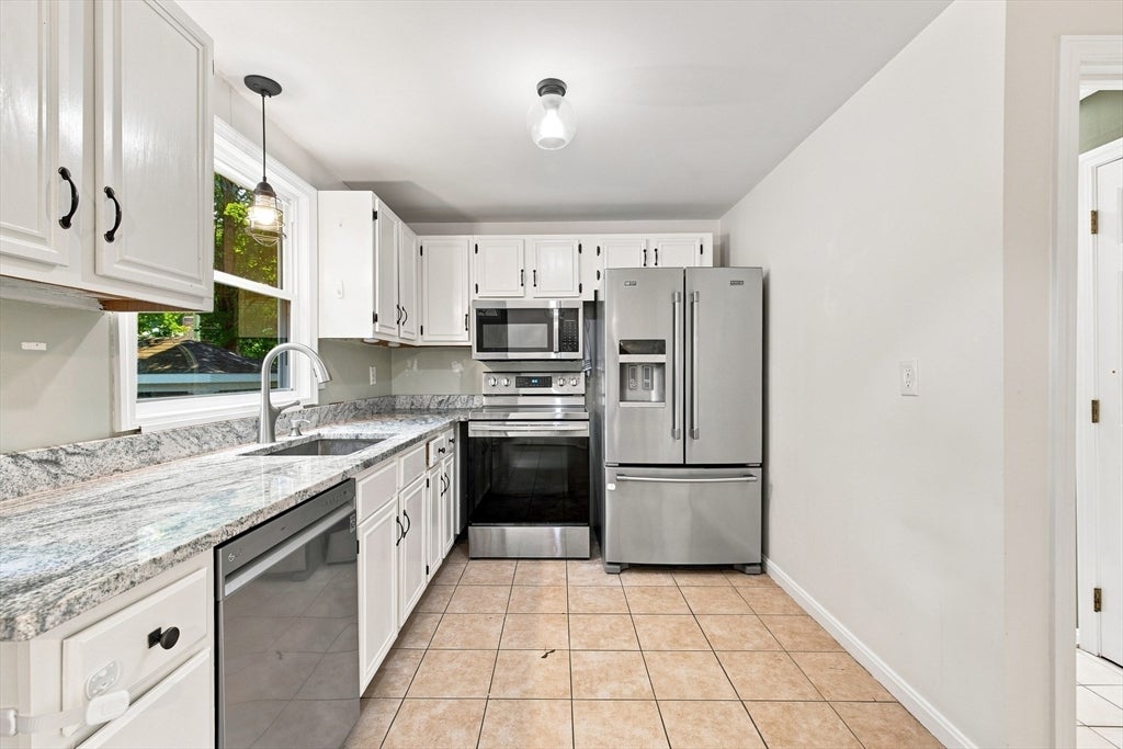 20 Chestnut St #B, East Bridgewater, MA, 20 Chestnut St #B, East Bridgewater, MA Photo #3