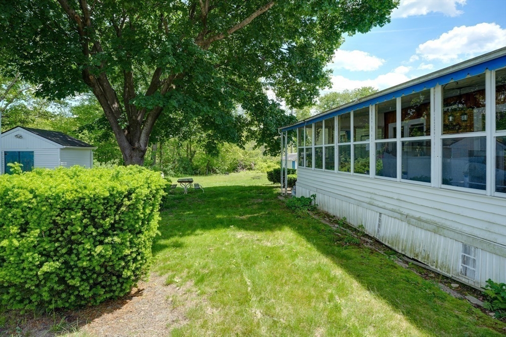 Attleboro, Massachusetts 02703, United States, 2 Bedrooms Bedrooms, ,1 BathroomBathrooms,Residential,Pending,138684