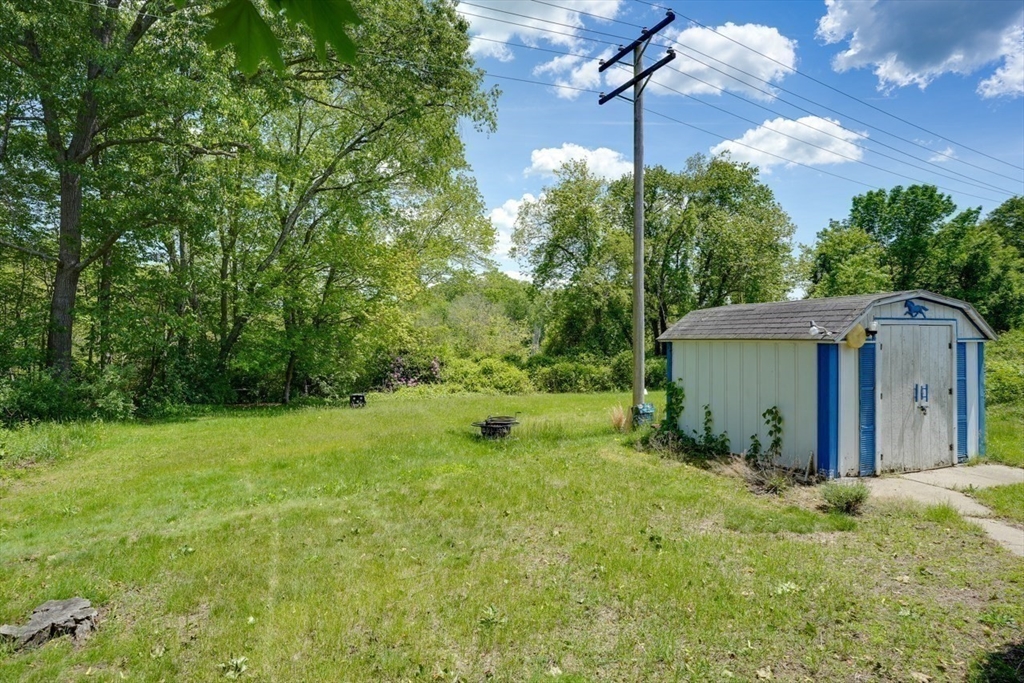 Attleboro, Massachusetts 02703, United States, 2 Bedrooms Bedrooms, ,1 BathroomBathrooms,Residential,Pending,138684