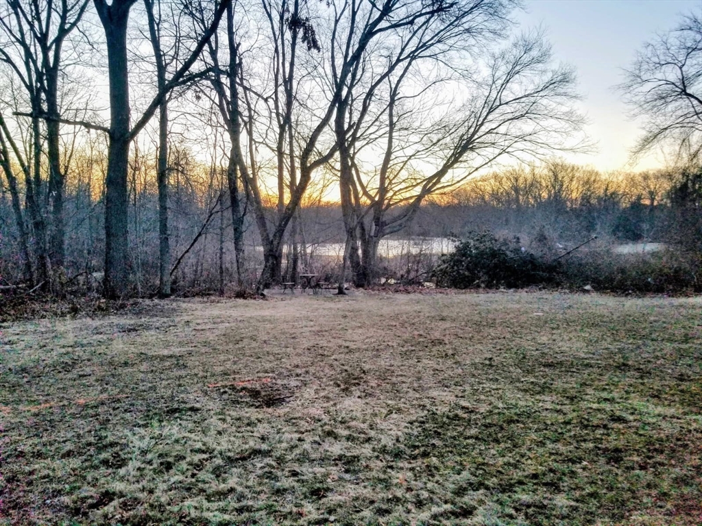 Attleboro, Massachusetts 02703, United States, 2 Bedrooms Bedrooms, ,1 BathroomBathrooms,Residential,Pending,138684