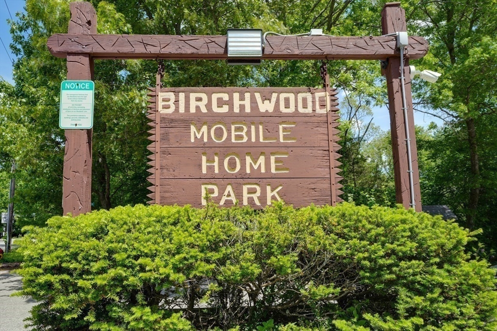 Attleboro, Massachusetts 02703, United States, 2 Bedrooms Bedrooms, ,1 BathroomBathrooms,Residential,Pending,138684