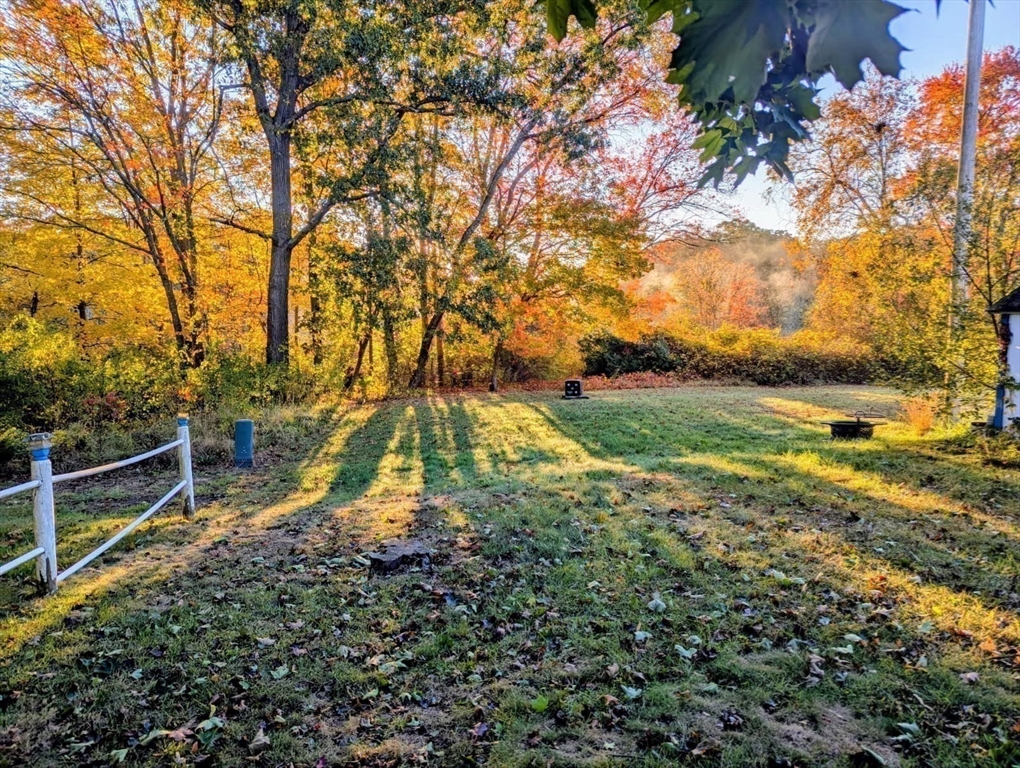 Attleboro, Massachusetts 02703, United States, 2 Bedrooms Bedrooms, ,1 BathroomBathrooms,Residential,Pending,138684