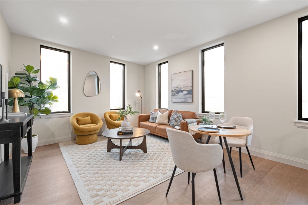 100 Lincoln Street 306