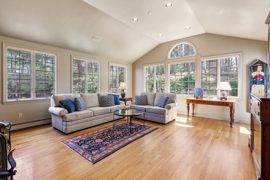 25 Forest Ridge Road