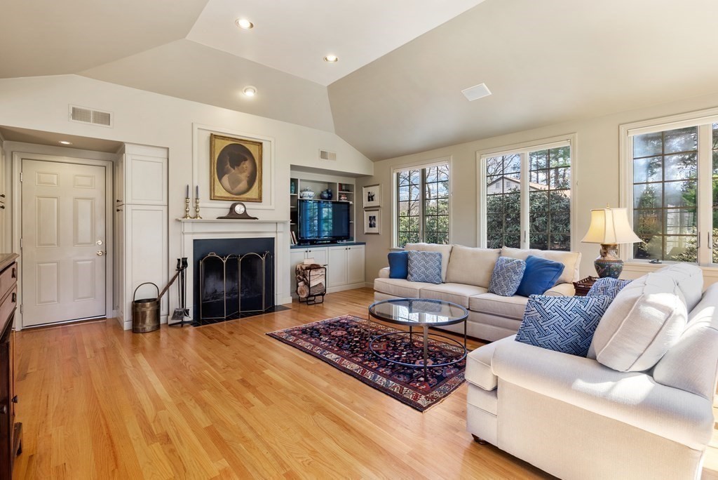 25 Forest Ridge Road