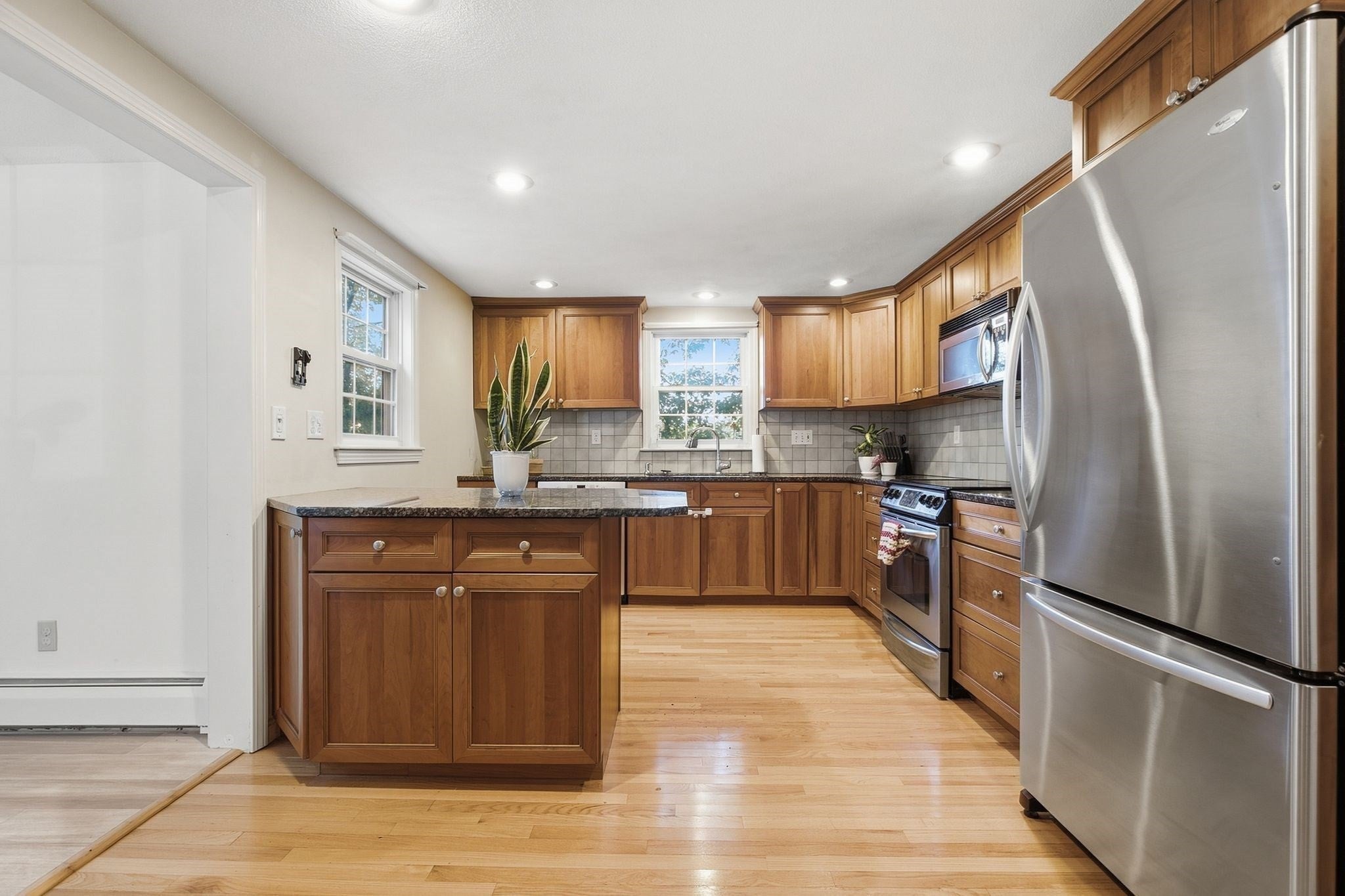 1 Great Pines Ave, Burlington, MA Photo #8