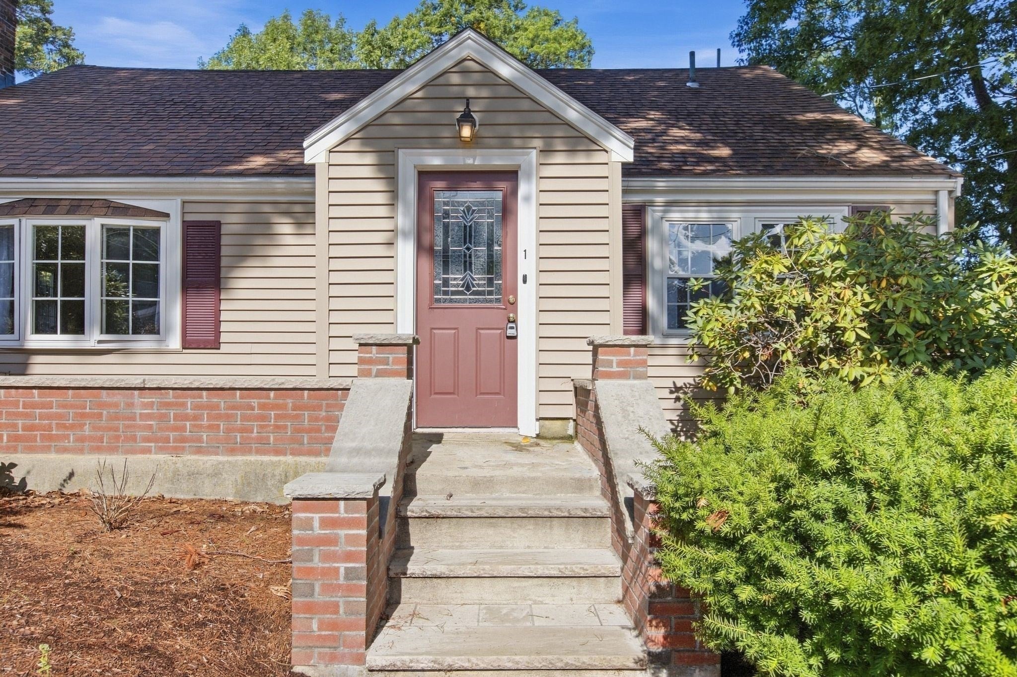 1 Great Pines Ave, Burlington, MA Photo #5
