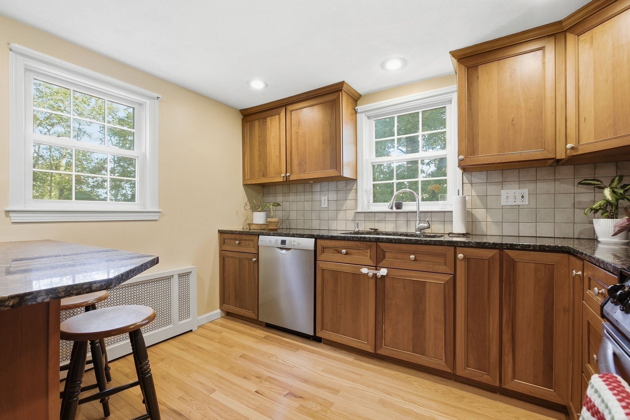 1 Great Pines Ave, Burlington, MA Photo #7
