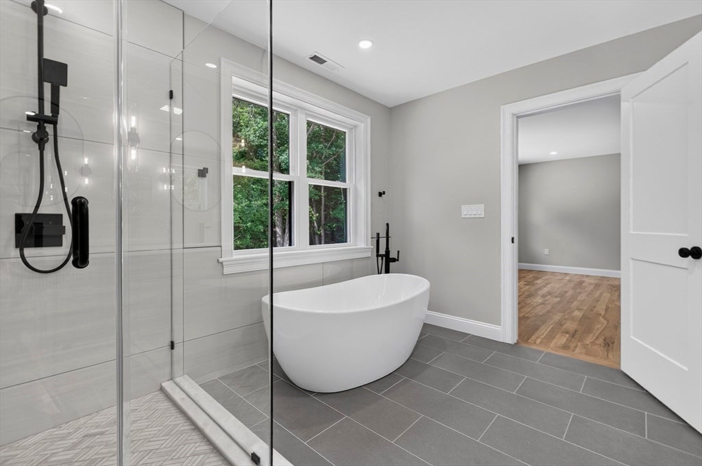 27 Rollins ST #A, Groveland, MA, 27 Rollins ST #A, Groveland, MA Photo #32
