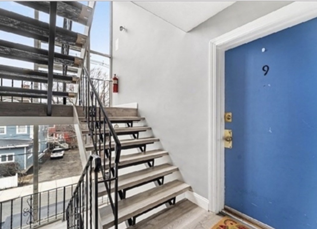 39 Crescent Ave 9