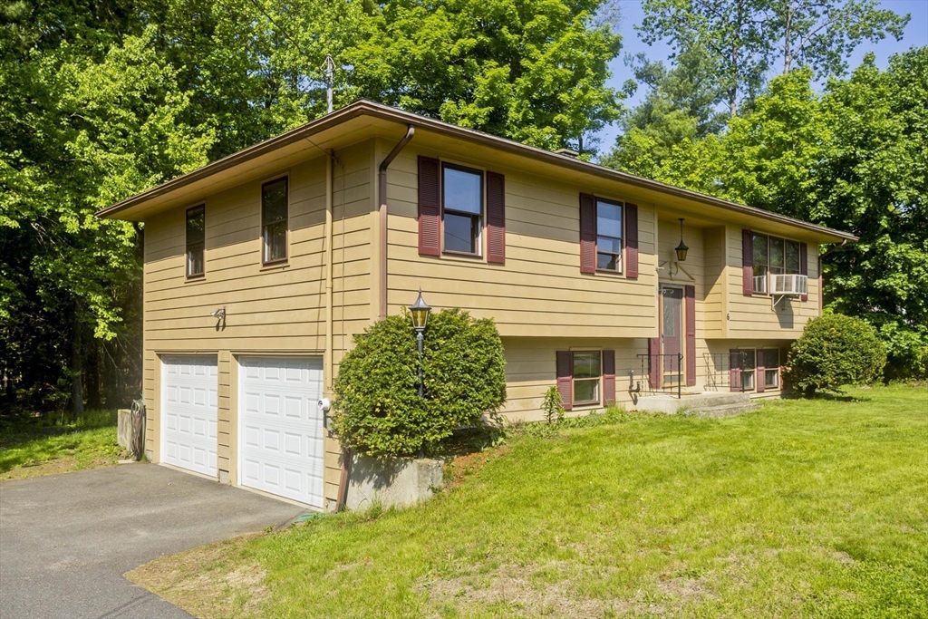 6 Pine Wood Dr