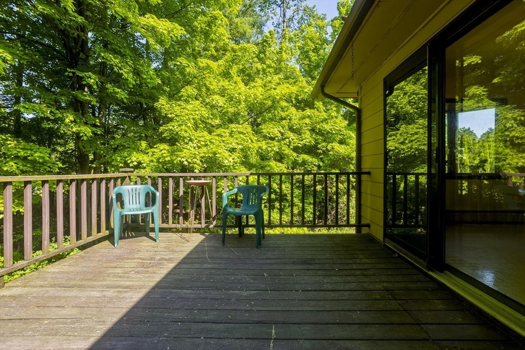 6 Pine Wood Dr
