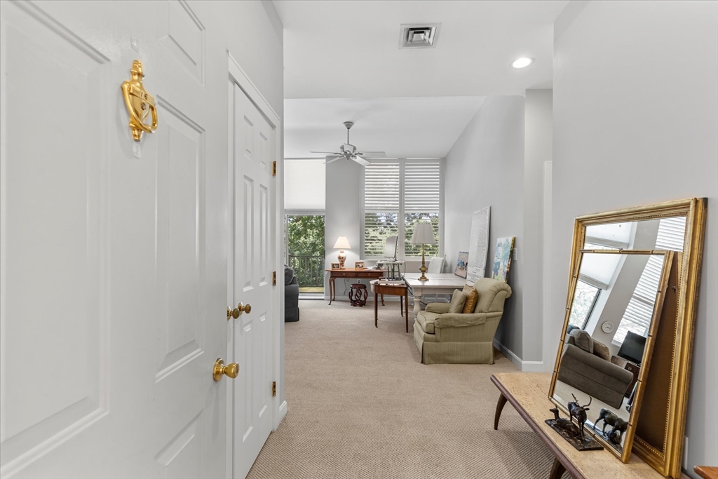 100 Parks St 16