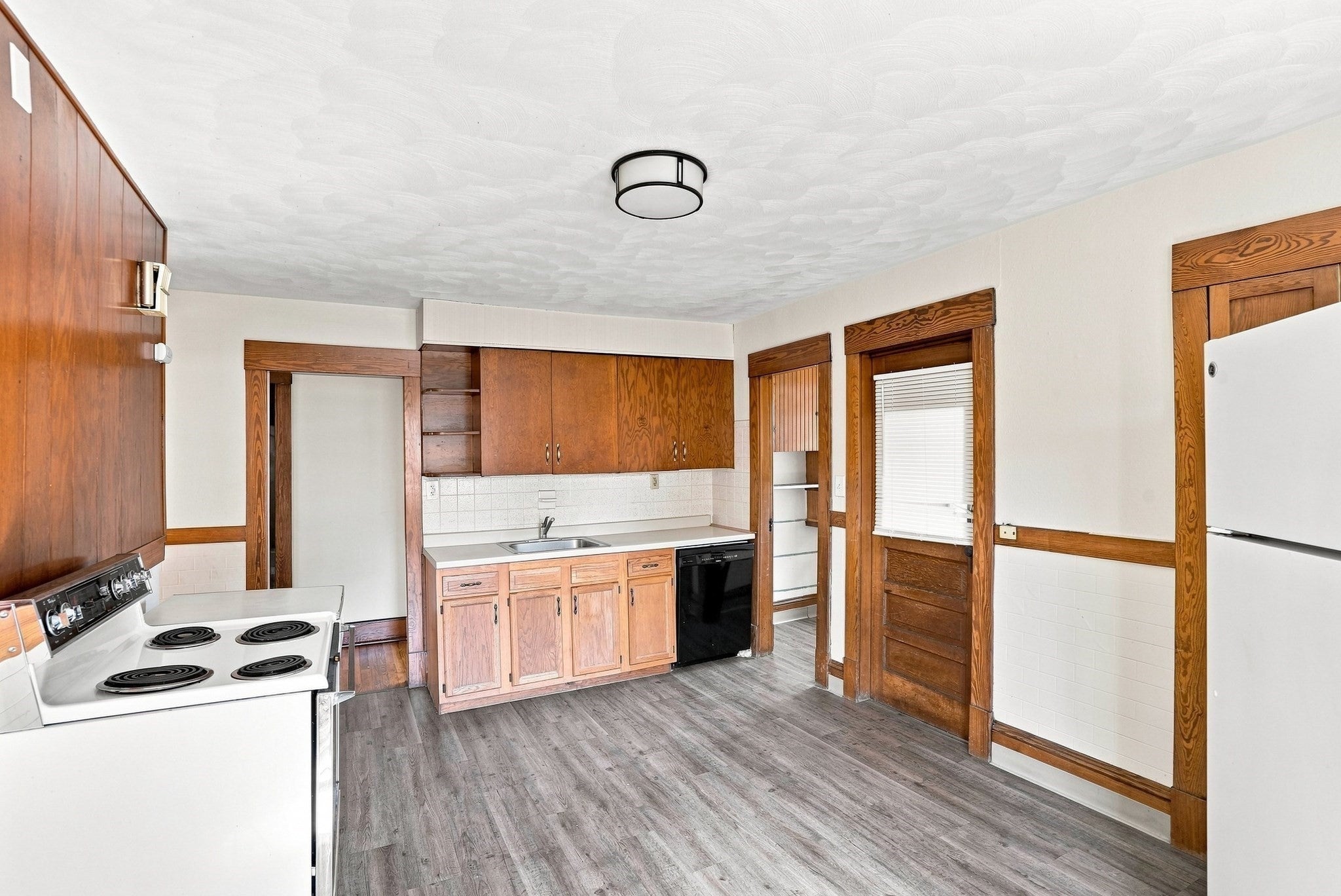 39 Bell St, Chicopee, MA, 39 Bell St, Chicopee, MA Photo #5
