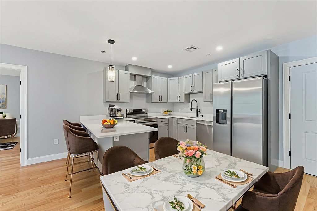 585 Washington St model 1