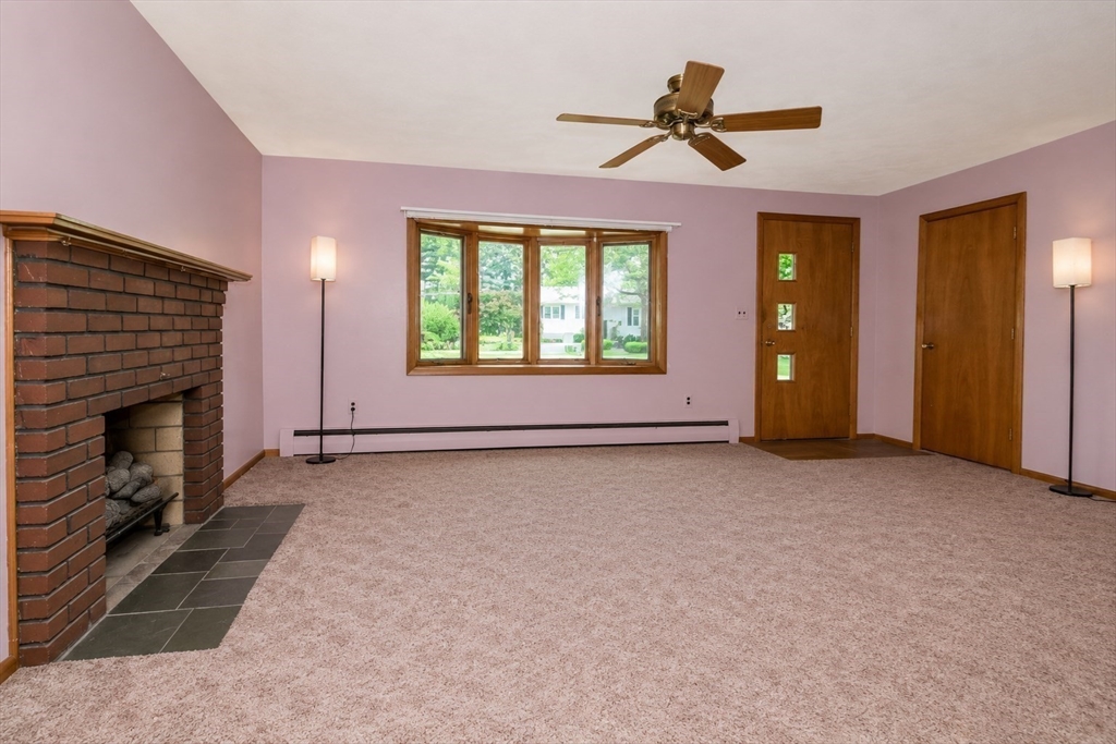33 Daniel Dr.