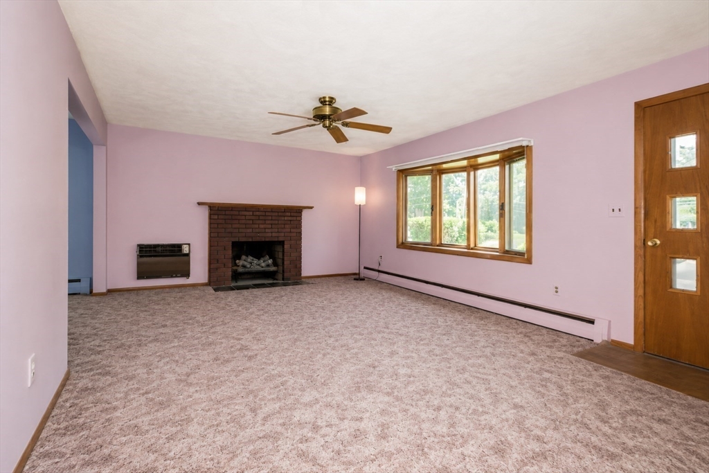 33 Daniel Dr.