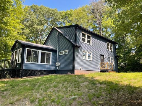 11 Pleasant St Freetown MA 02702