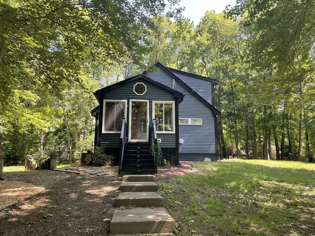 11 Pleasant St