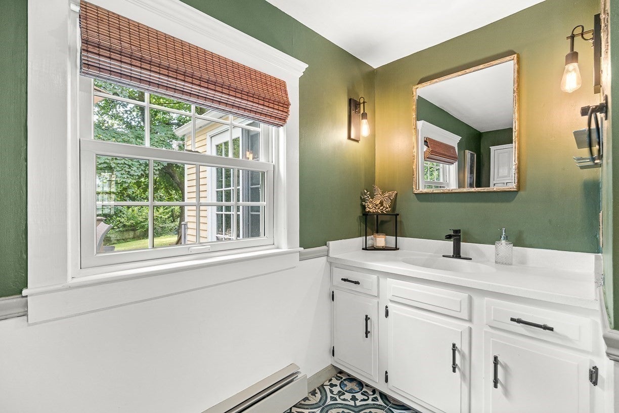 8 Moore Road, Westford, MA Photo #16