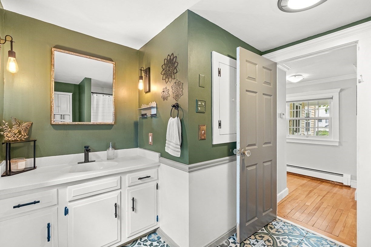 8 Moore Road, Westford, MA Photo #17