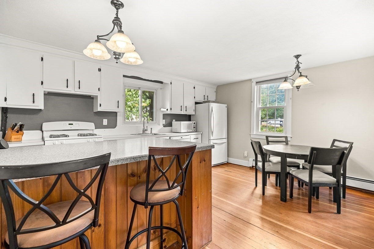8 Moore Road, Westford, MA Photo #11