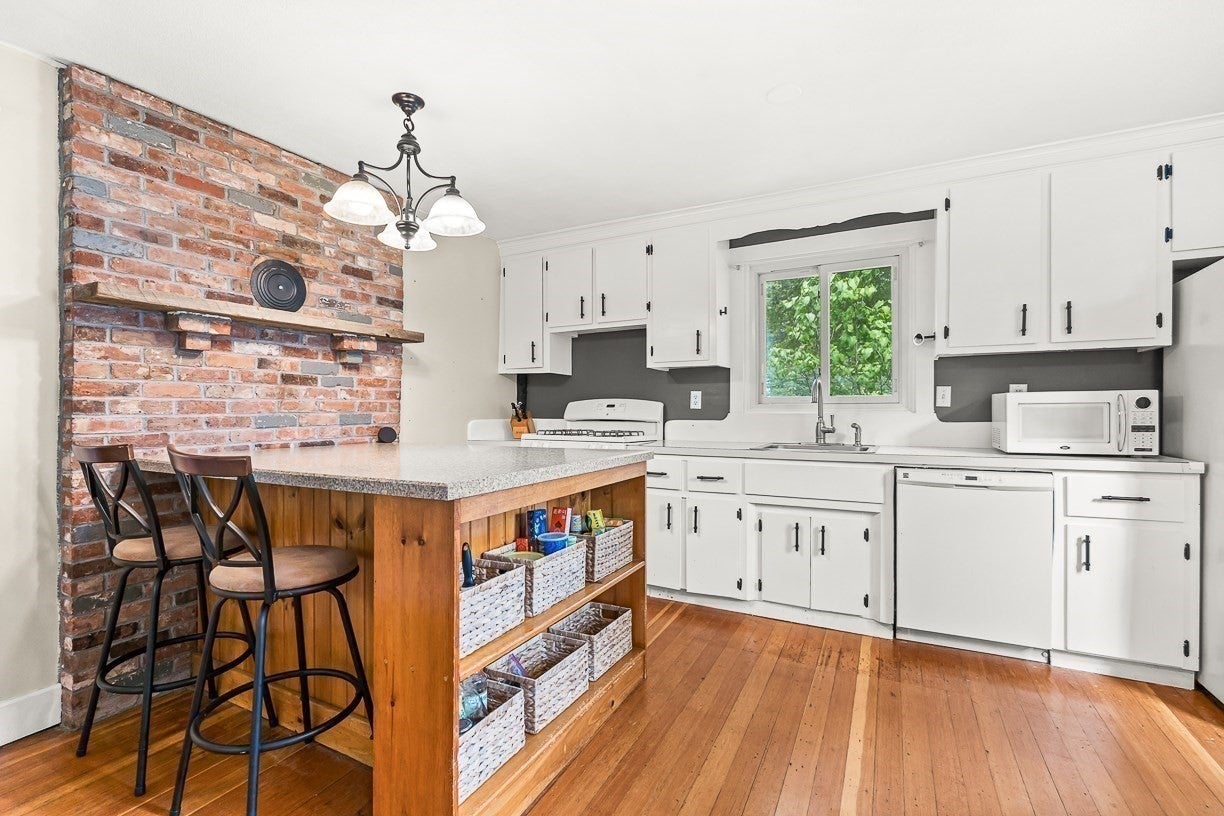 8 Moore Road, Westford, MA Photo #8