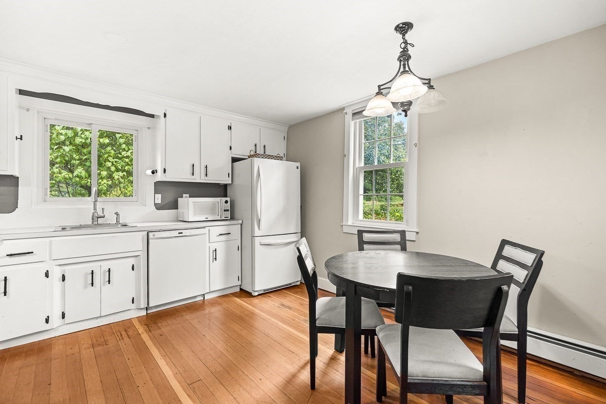 8 Moore Road, Westford, MA Photo #6