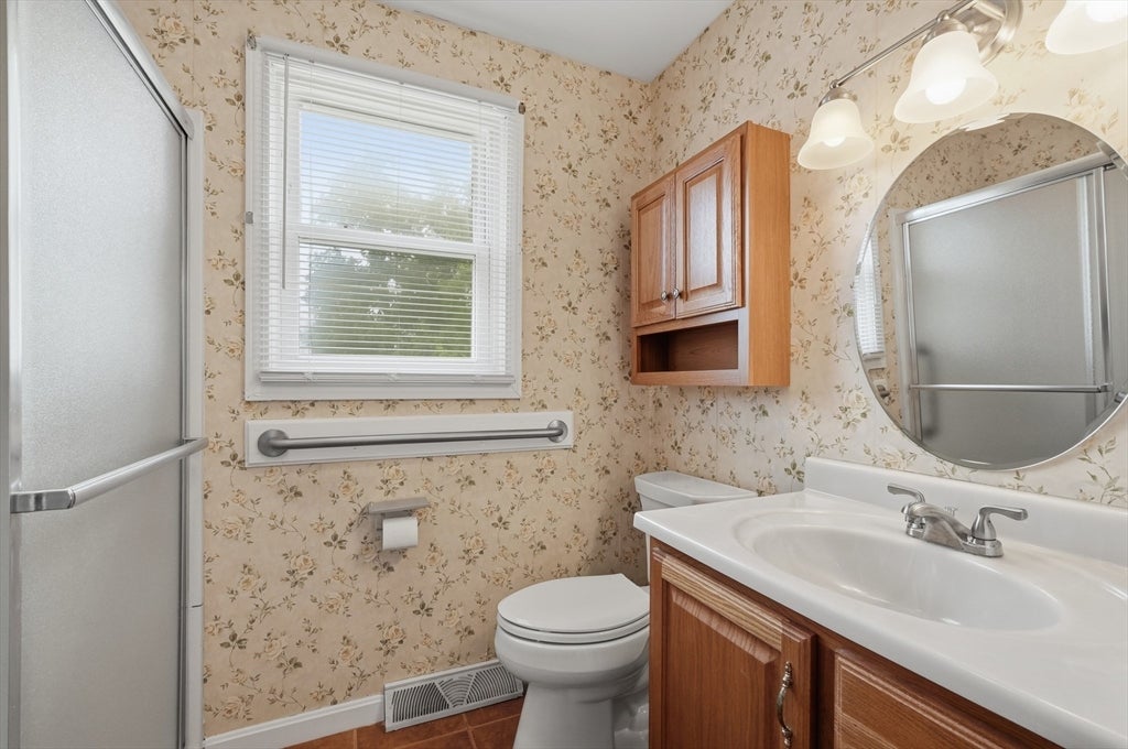 1966 Highland Ave, Fall River, MA, 1966 Highland Ave, Fall River, MA Photo #12