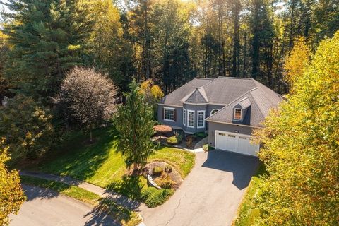 10 Golden Cir Southampton MA 01073