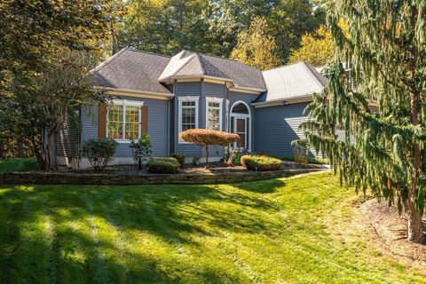 Photo of 10 Golden Cir, Southampton, MA 01073 (MLS # 73440663)