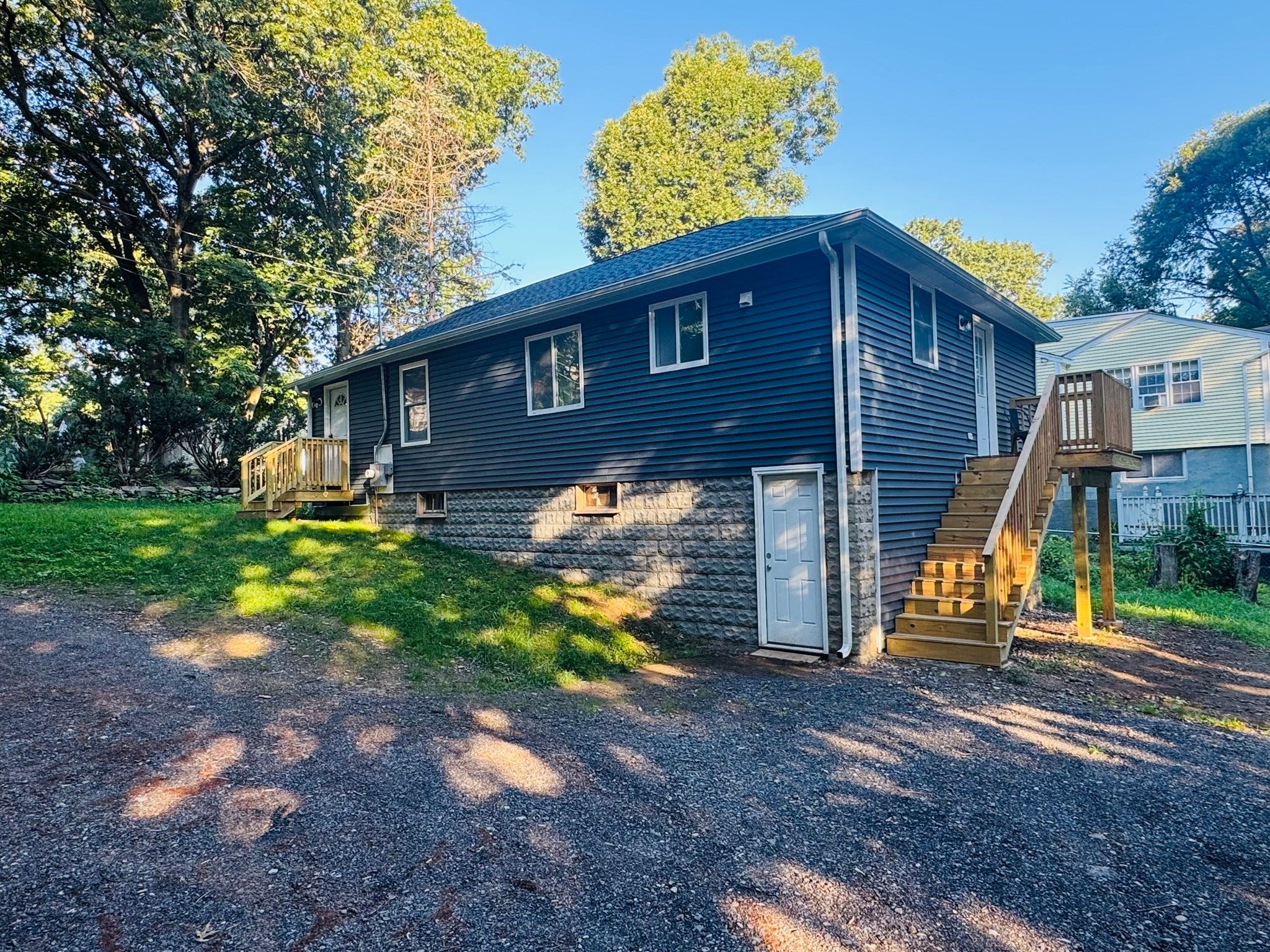 8 Robertson Dr, Shrewsbury MA 01545