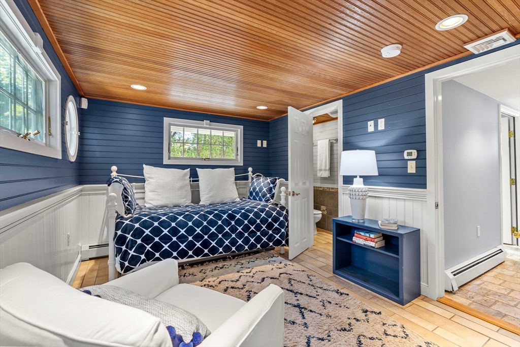 7 Fort Beach Way