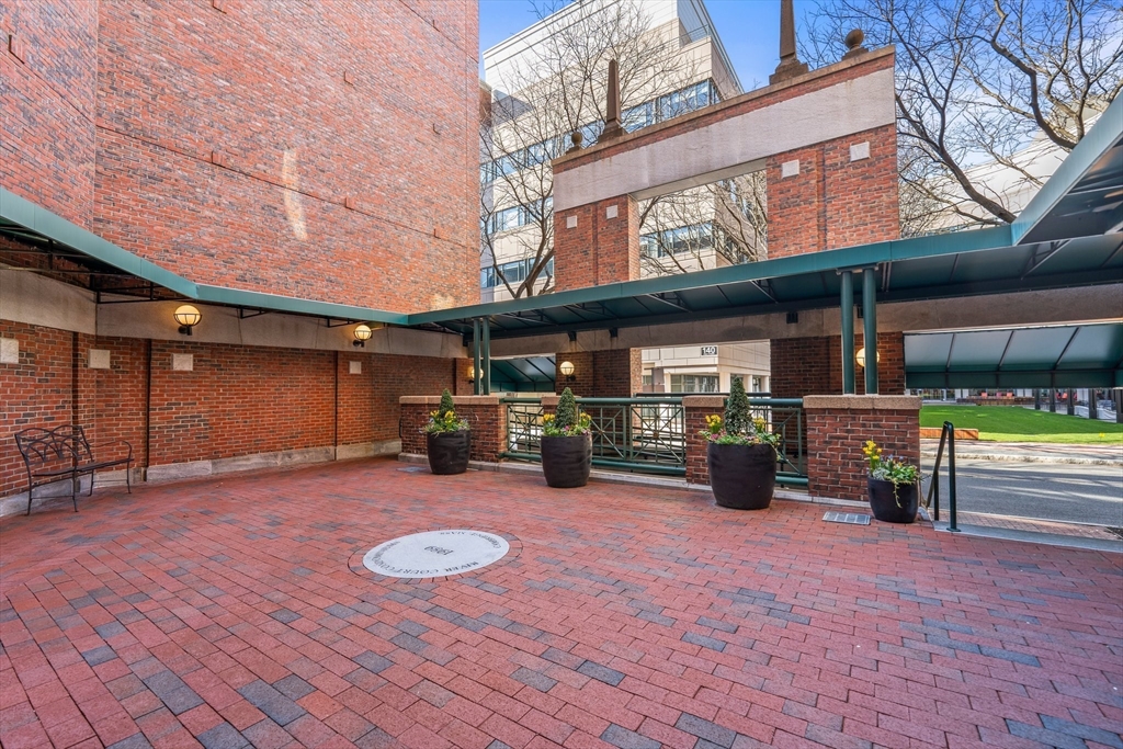 10 Rogers St #PH19, Cambridge, MA Photo #42