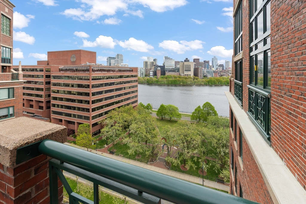 10 Rogers St #PH19, Cambridge, MA Photo #29