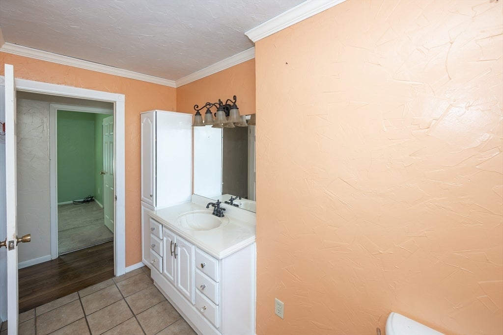 56 Blueberry Ter, New Bedford, MA, 56 Blueberry Ter, New Bedford, MA Photo #17