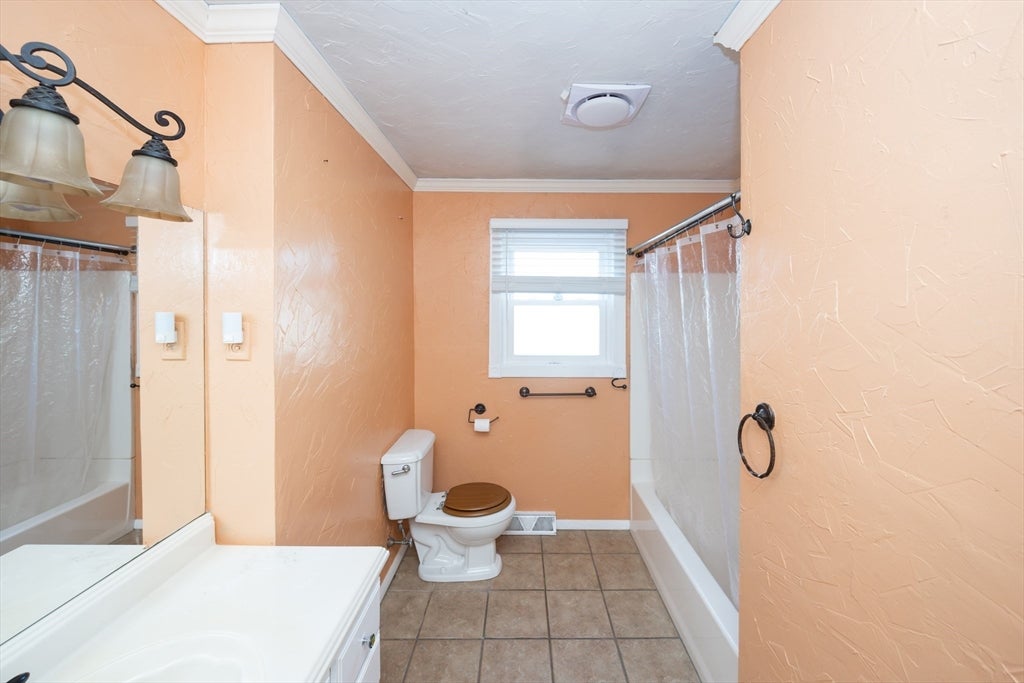 56 Blueberry Ter, New Bedford, MA, 56 Blueberry Ter, New Bedford, MA Photo #16