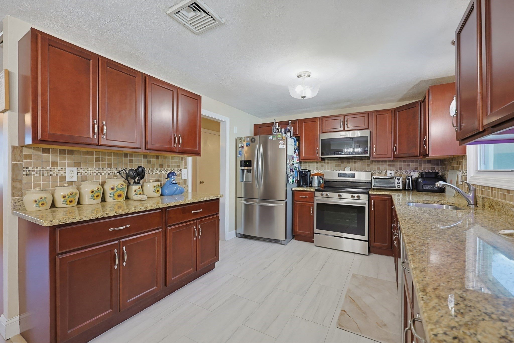 39 Candy Ln, Brockton, MA, 39 Candy Ln, Brockton, MA Photo #24