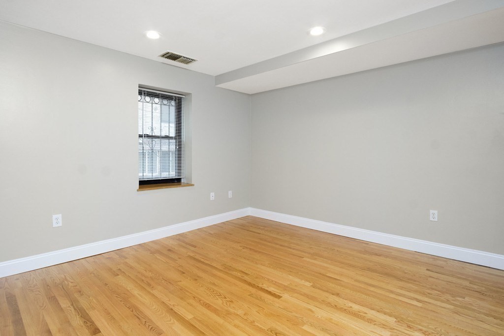 95 Gainsborough St 7